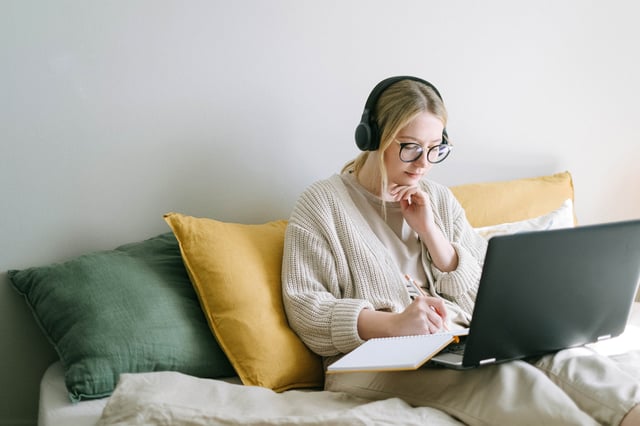 Person learning how to overcome the remote working guilt