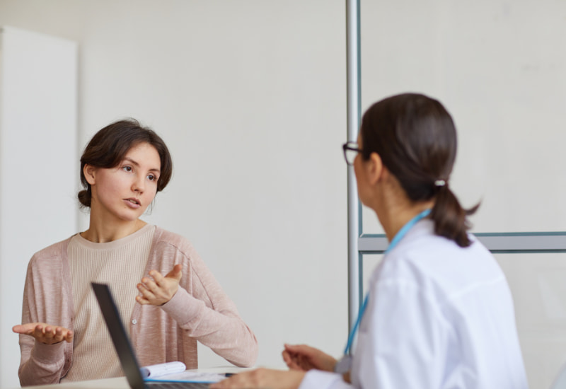 Two people learning how to handle aggressive complaints in the public sector